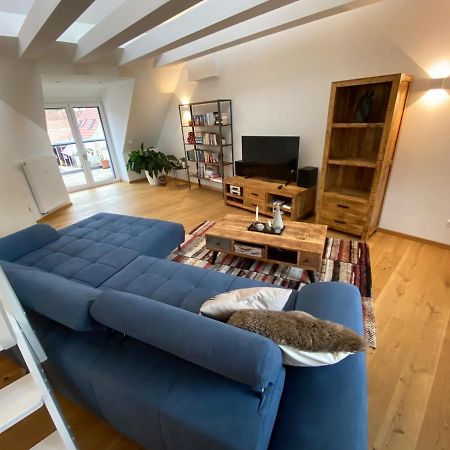 Modernes Penthouse, Nahe Wuerzburg Apartamento Exterior foto