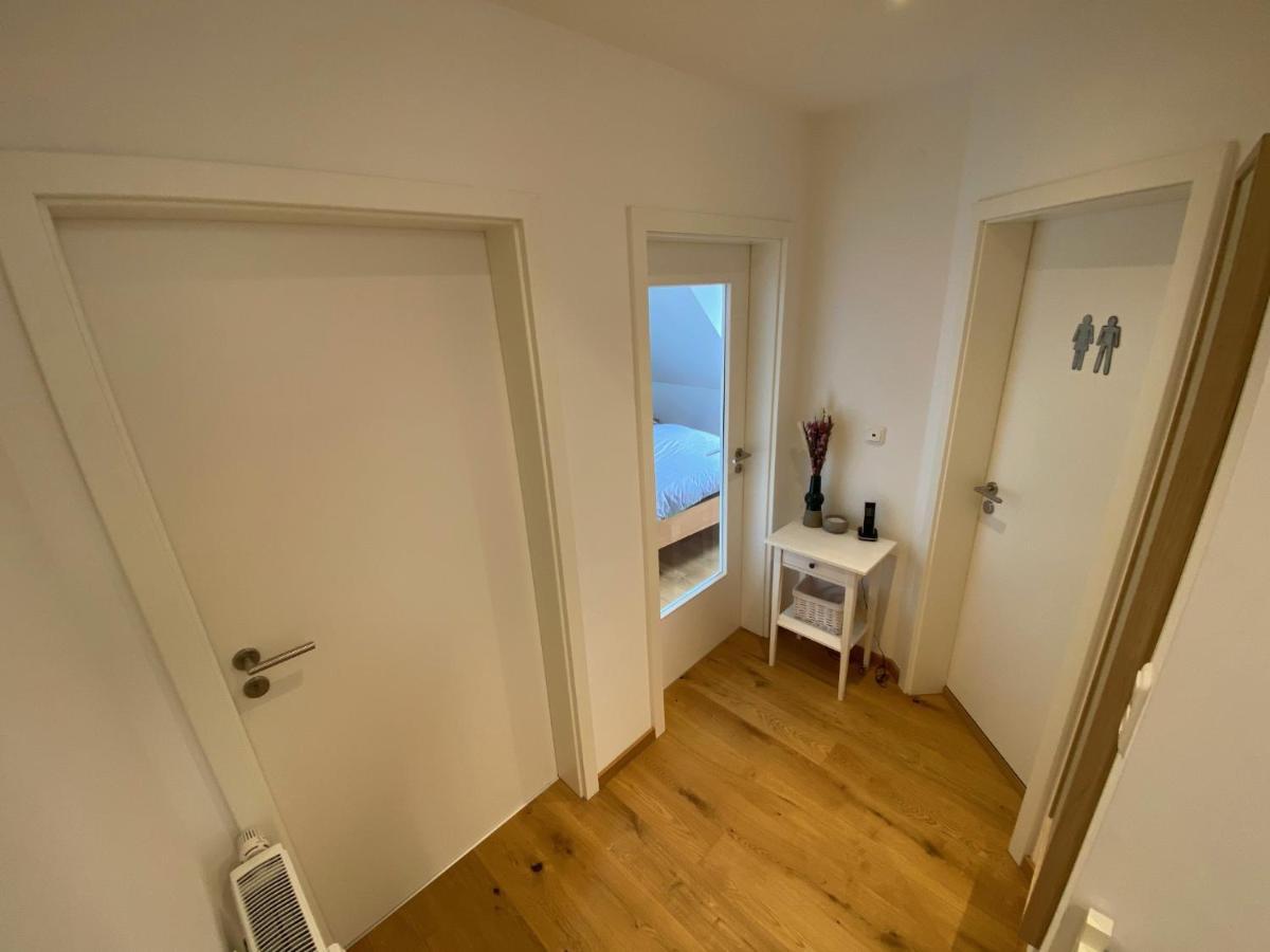Modernes Penthouse, Nahe Wuerzburg Apartamento Exterior foto