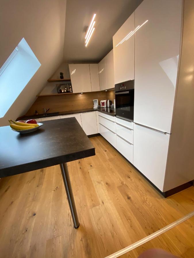 Modernes Penthouse, Nahe Wuerzburg Apartamento Exterior foto